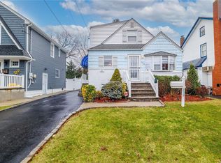 239 Kensington Rd, Lynbrook, NY 11563