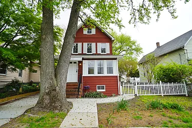 139 Arlington Avenue  image 1 of 25