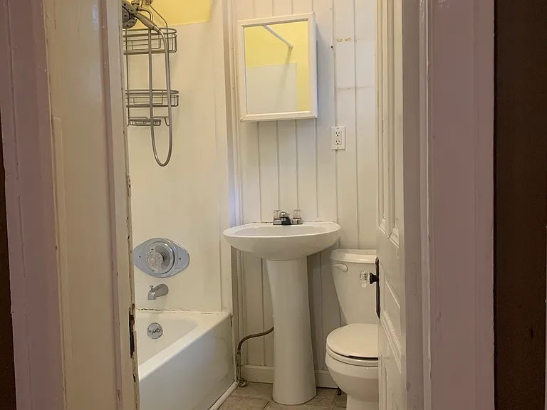 1500 W 14th St #1 — Photo 9