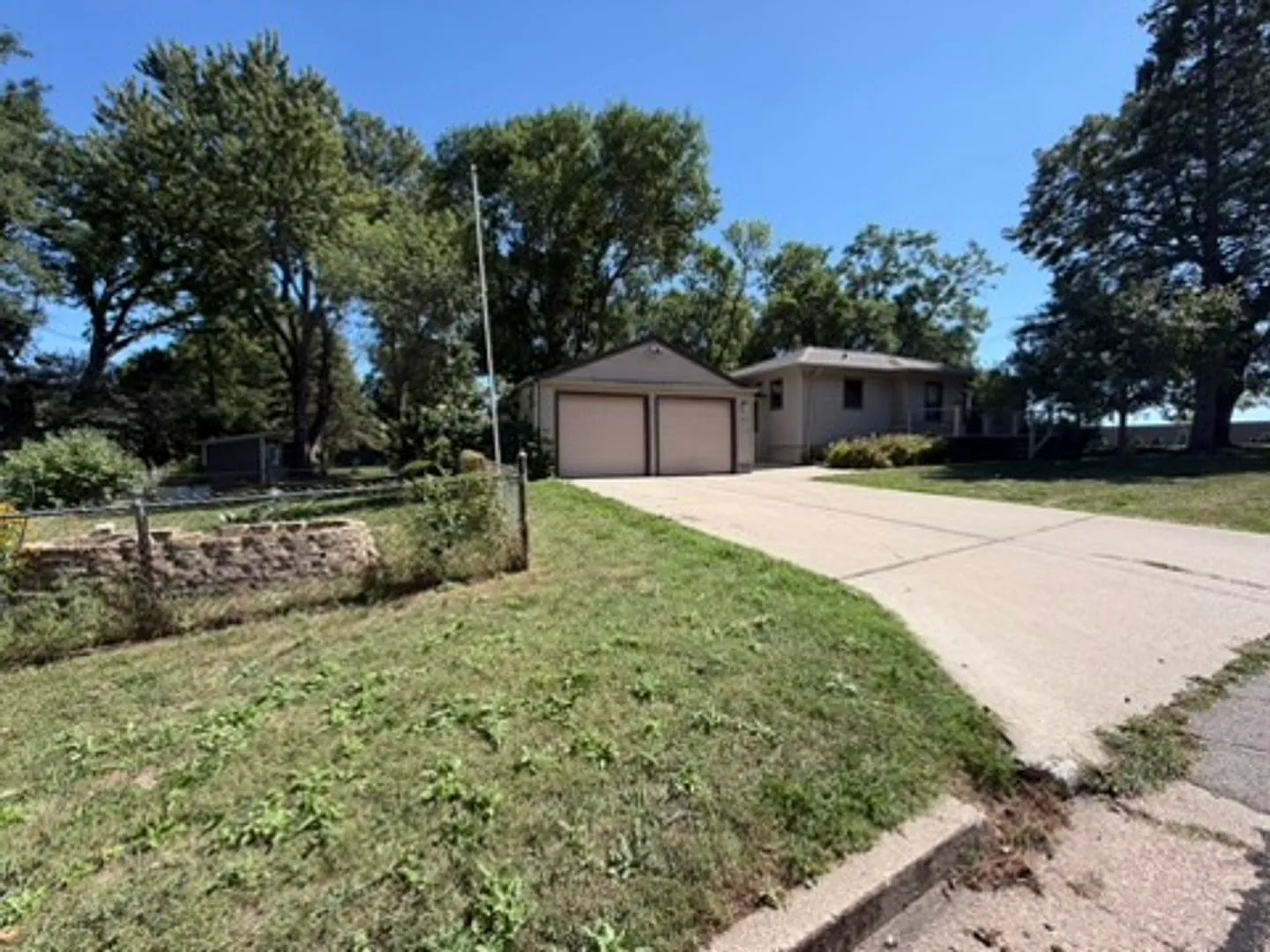 Home For Rent — Photo 2