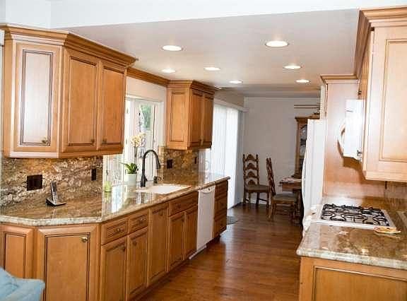 4th image of 302 Mariposa Dr