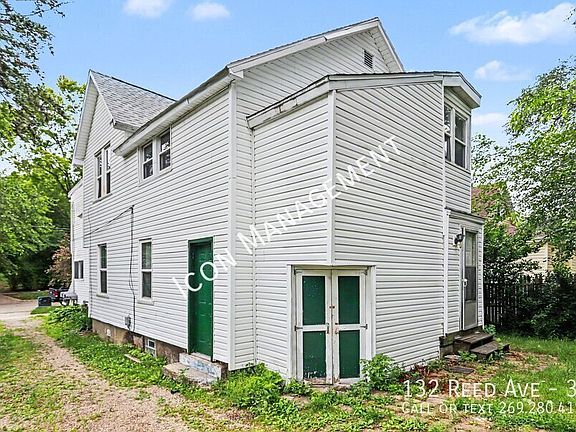3rd image of 132 Reed Ave #3