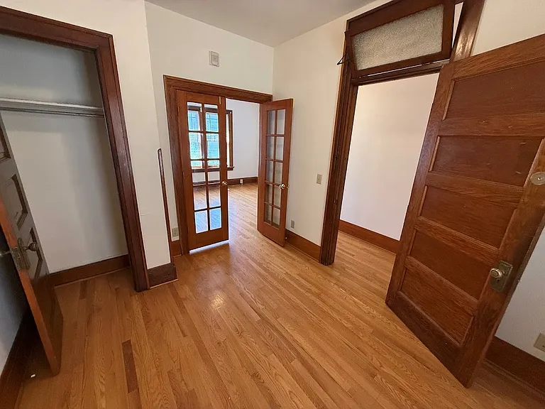 220 State St — Photo 24