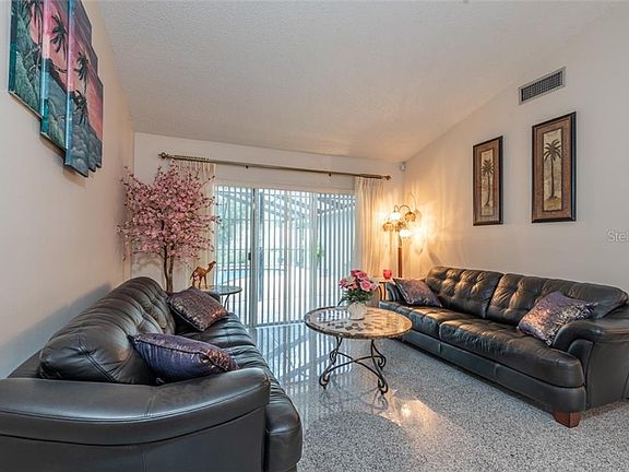 5th image of 2439 Bucknell Dr