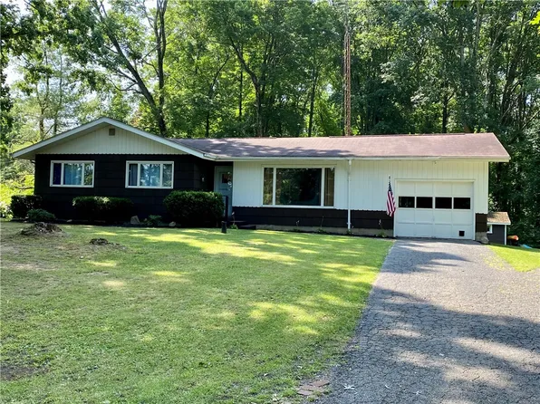 220 Forrester Rd, Slippery Rock, PA 16057