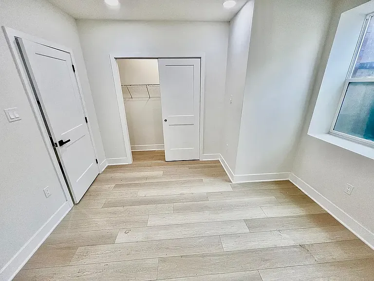 2511 E Tioga St #F8 — Photo 15