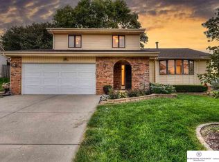 2914 S 160th Cir, Omaha, NE 68130
