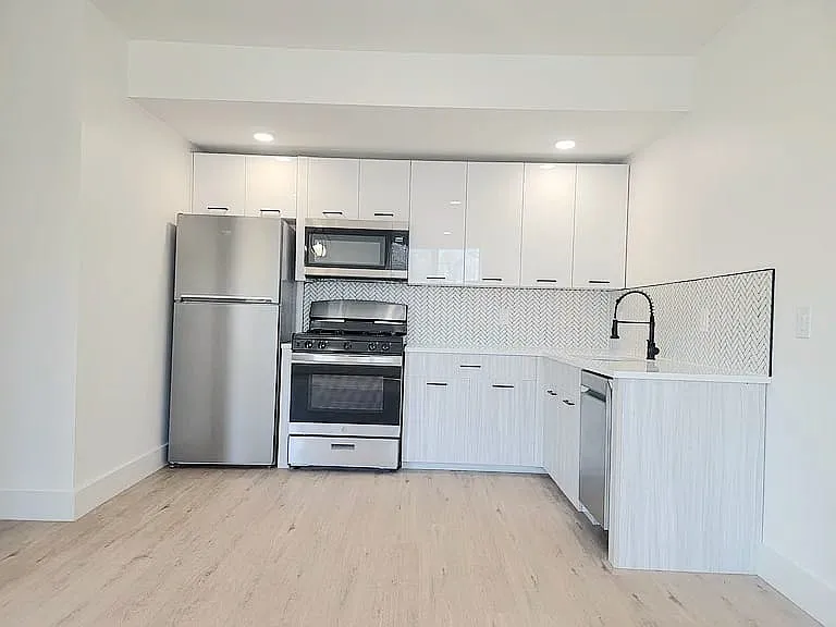205 Mount Vernon Ave #203 — Photo 1
