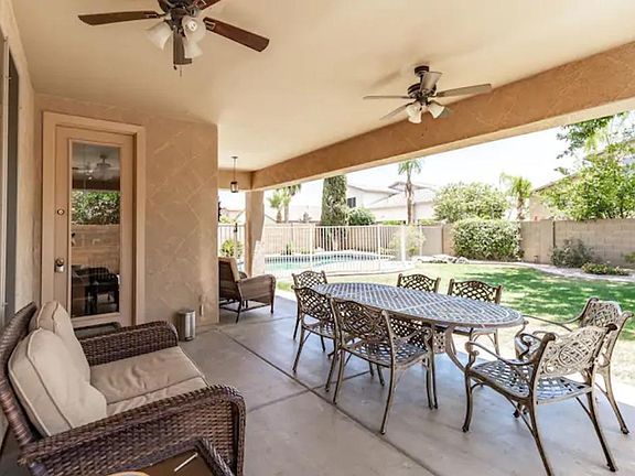 Shaded patio in back for al fresco dining!