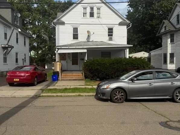 11 Cleveland Ave, Endicott, NY 13760