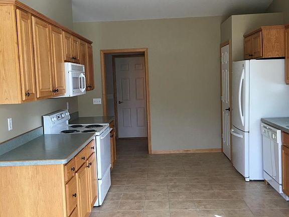 5th image of 3243 Silverwood Dr