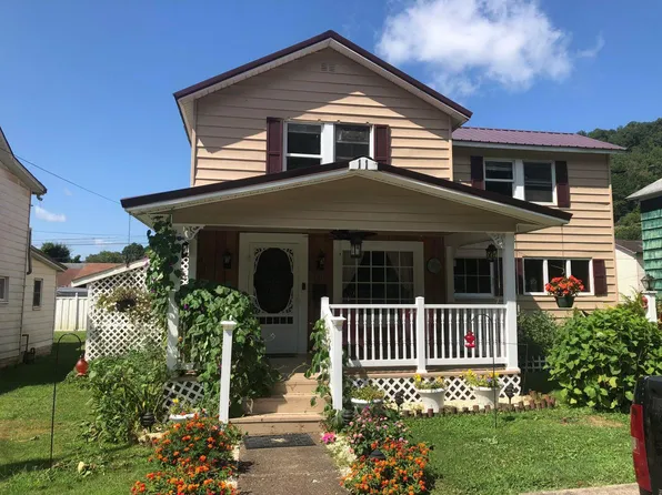 11 Water St, Richwood, WV 26261
