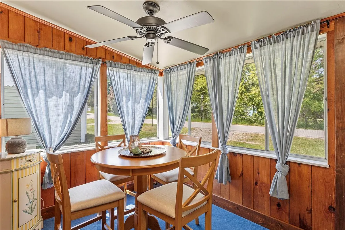 6996 Lakeport Dr — Photo 4