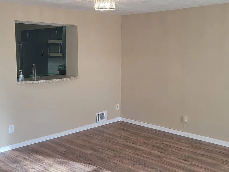 243 Vista Ct — Photo 8