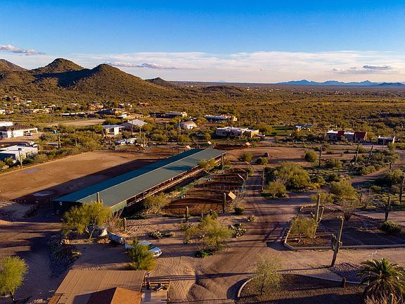 4th image of 2420 E Desert Hills Dr