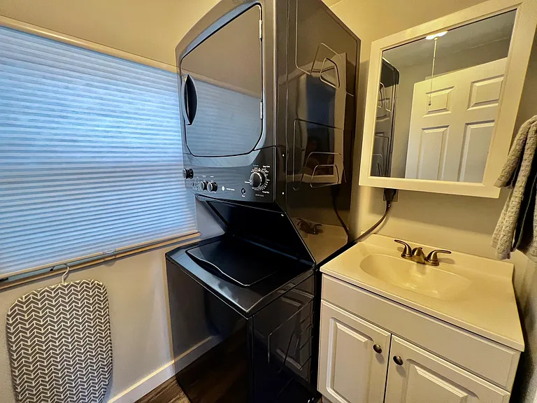 214 Alma Ct — Photo 26