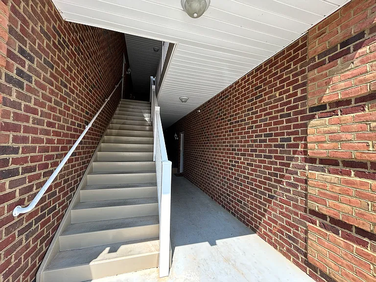 Kendall Square Apartments — Photo 72
