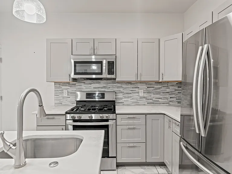 1630 Edgley St — Photo 10