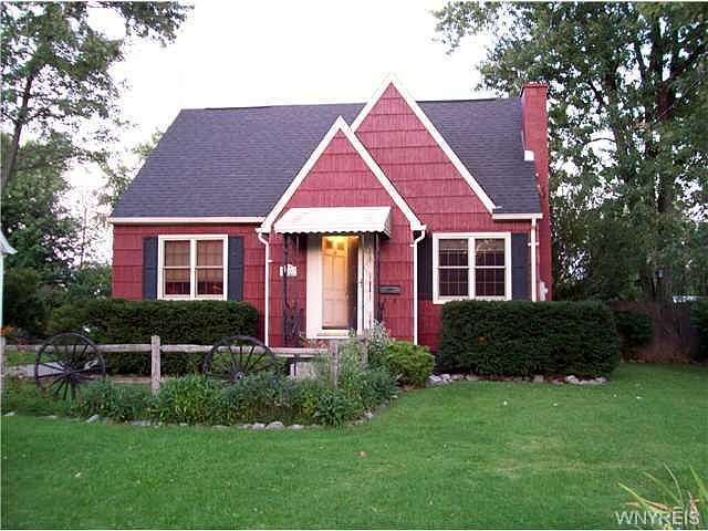 1st image of 141 N Autumn St