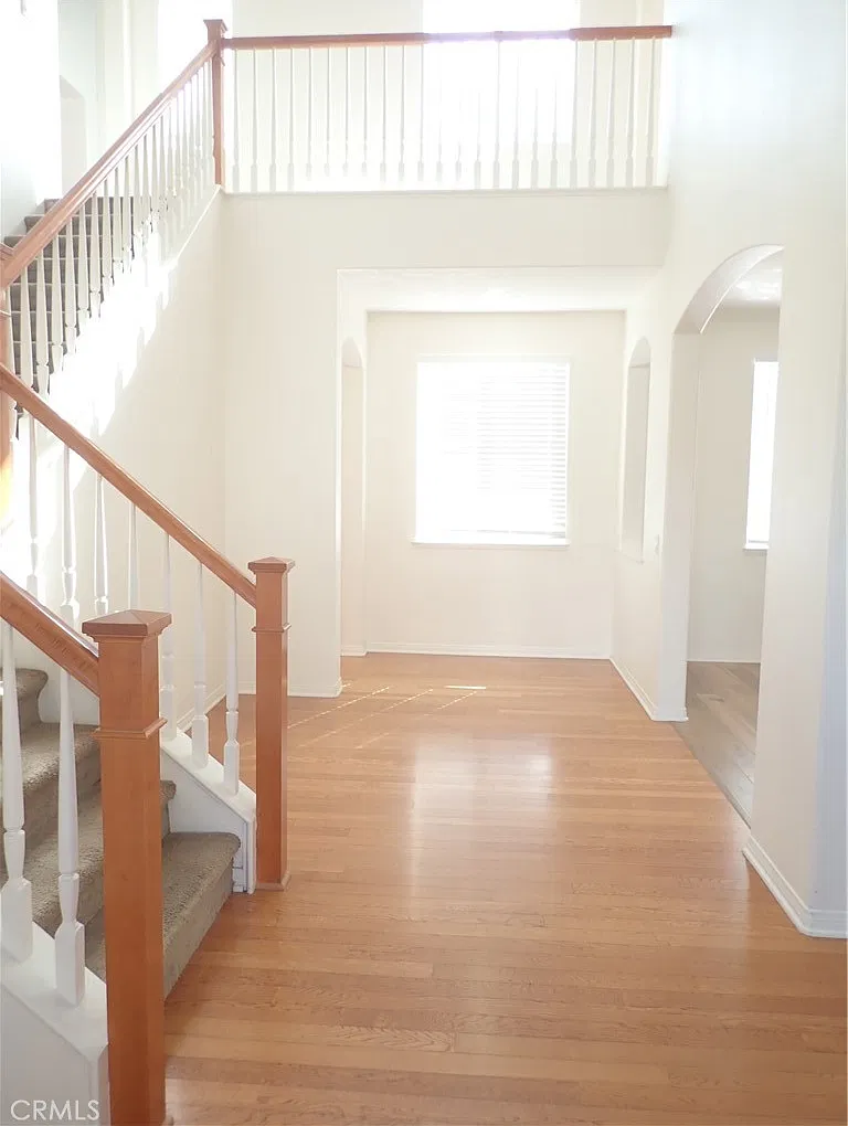 5 bed, 3948 sqft, $5,000 — Photo 4