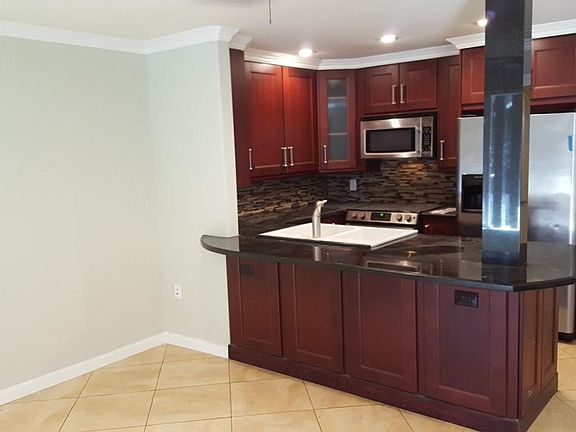 4th image of 4252 Van Dyke Ave APT 01