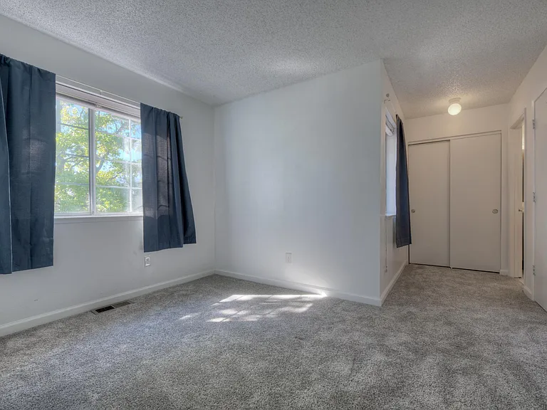 6024 Conness Way — Photo 28