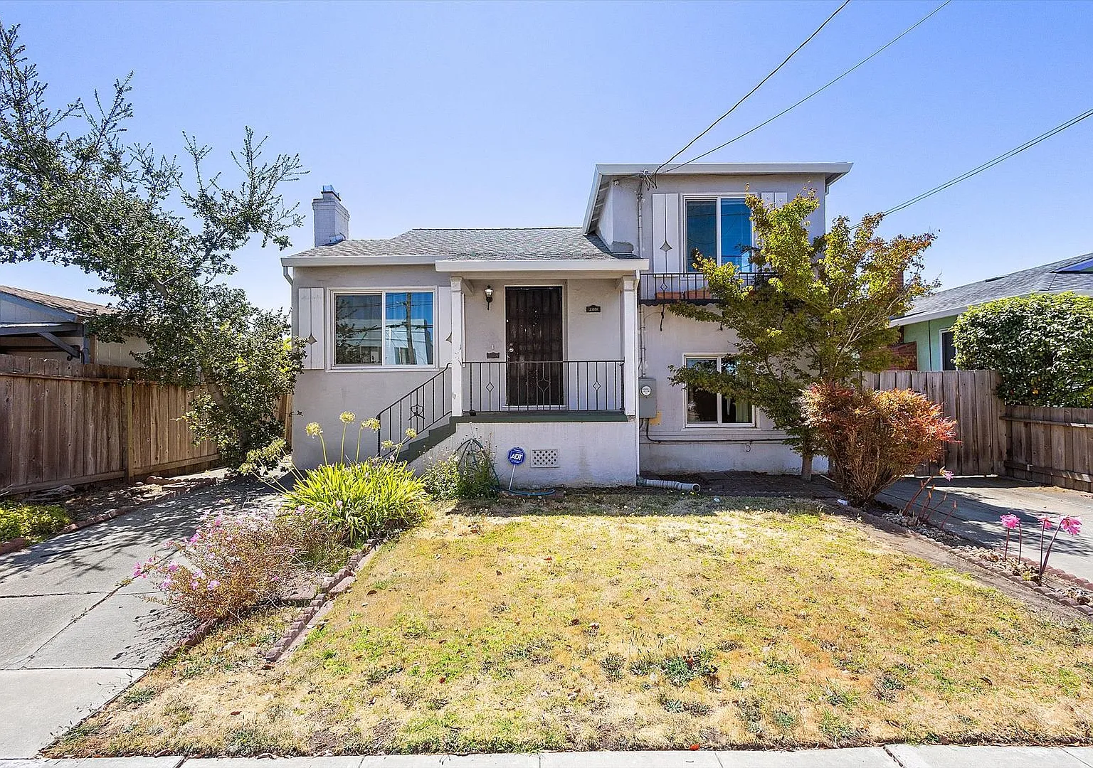 208 Pacific Ave - 3++ bedroom | 2 bath | Single family home — Photo 1