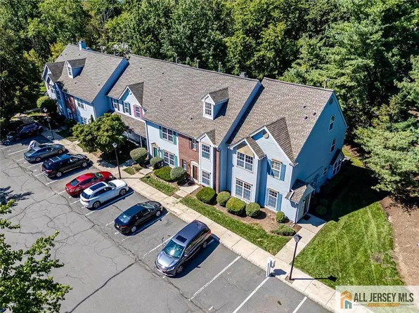 1 Rachel Ct, Kendall Park, NJ 08824