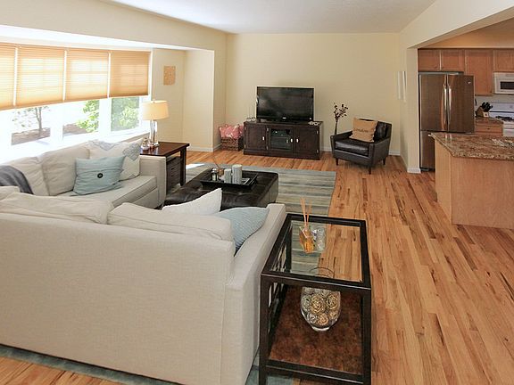 4th image of 829 E 400 S APT 104