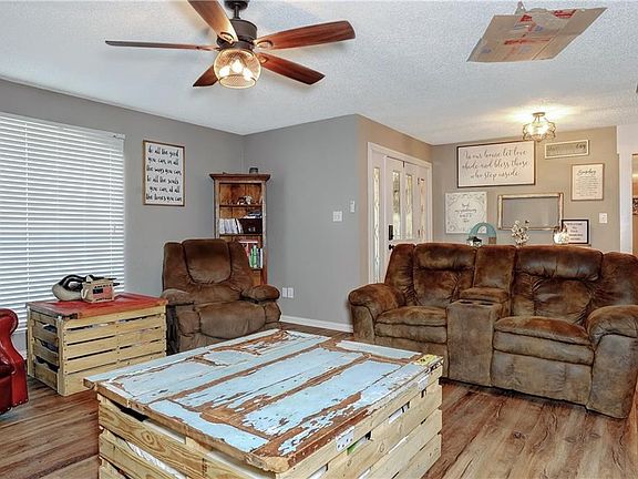 3rd image of 544 Pearce St