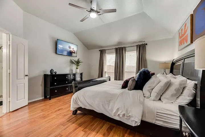 1548 Lakeside Dr — Photo 16