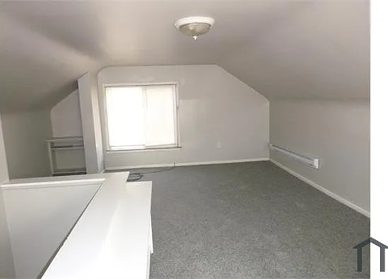 20445 Tracey St — Photo 10