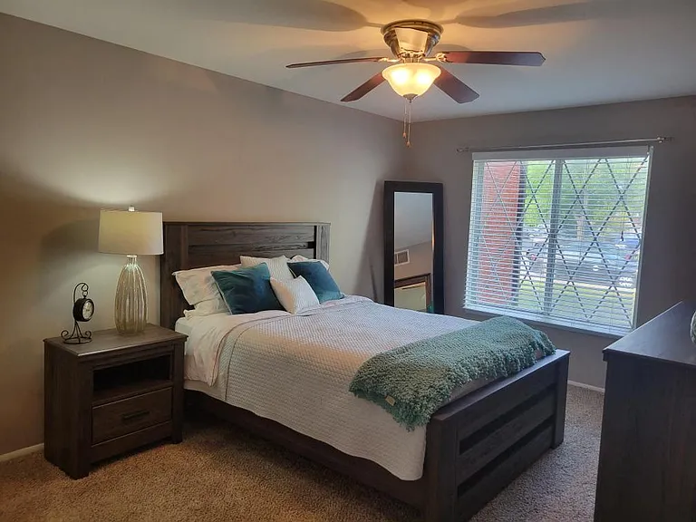 Carriage Hill Apartments - Dearborn Heights, MI — Photo 19