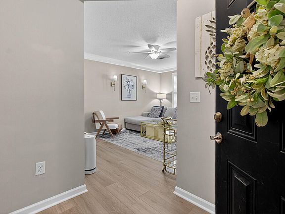 2nd image of 2212 Chatelain Way