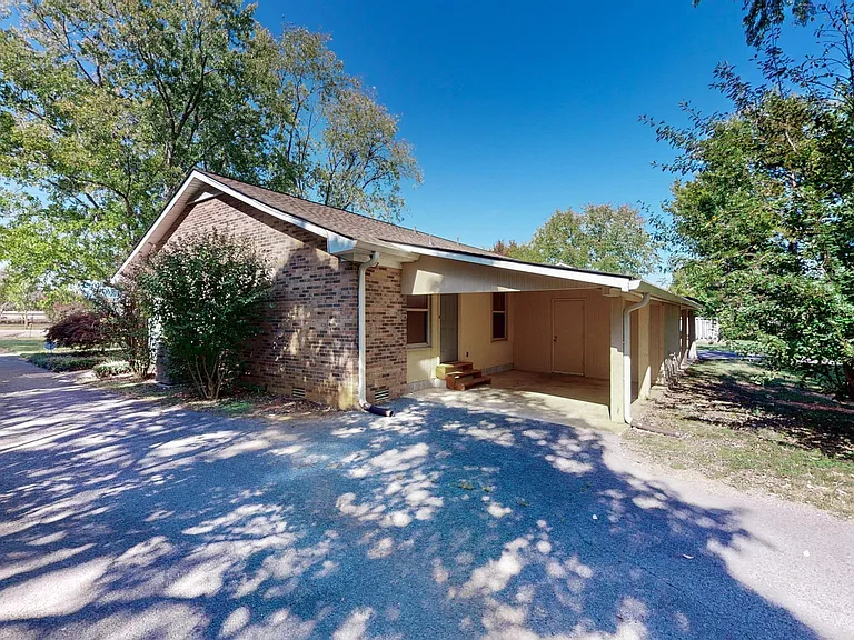 8614 Burleson Ln — Photo 29