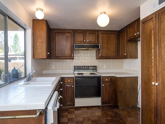 3rd image of 10674 Porto Ct