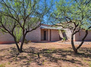 4 Single Tree Ln, Tubac, AZ 85646