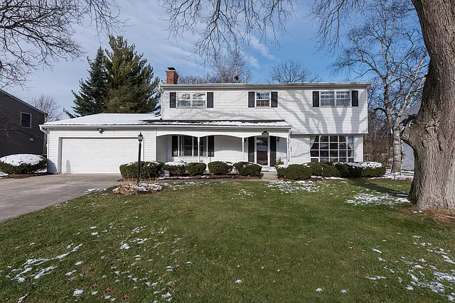25W668 Flint Creek Dr photo 1