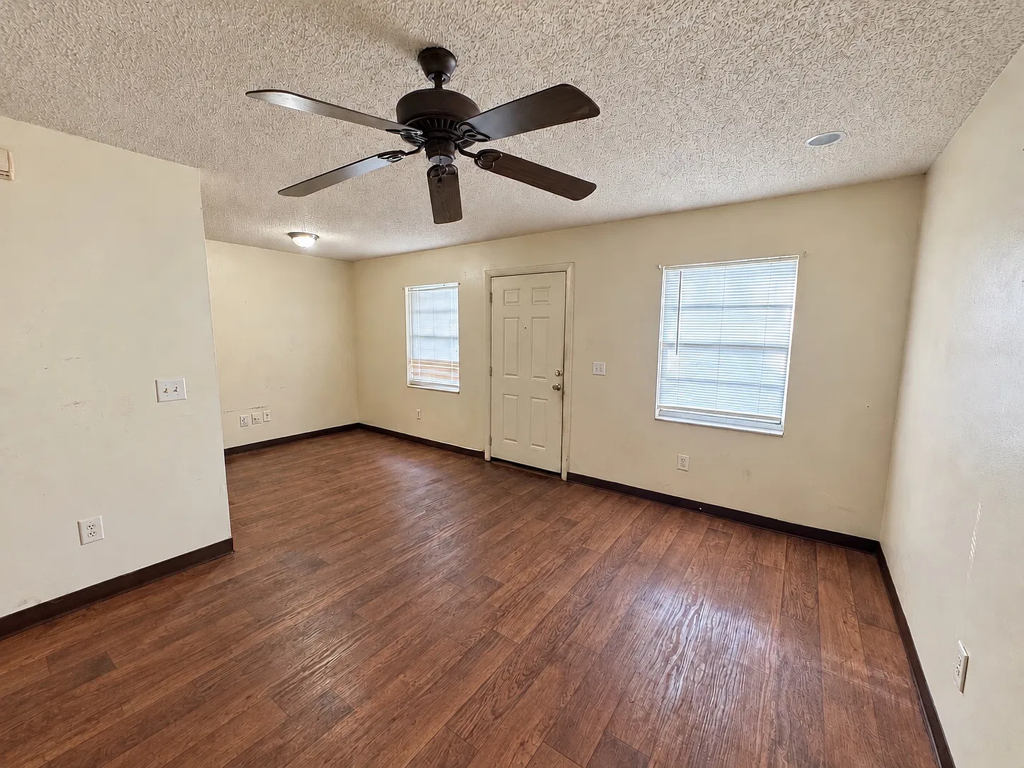 3017 Reiter Drive - B — Photo 2