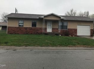 554 Steve St, Carthage, MO 64836