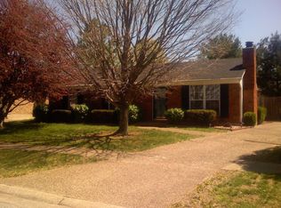 6011 Hurstview Rd, Louisville, KY 40291