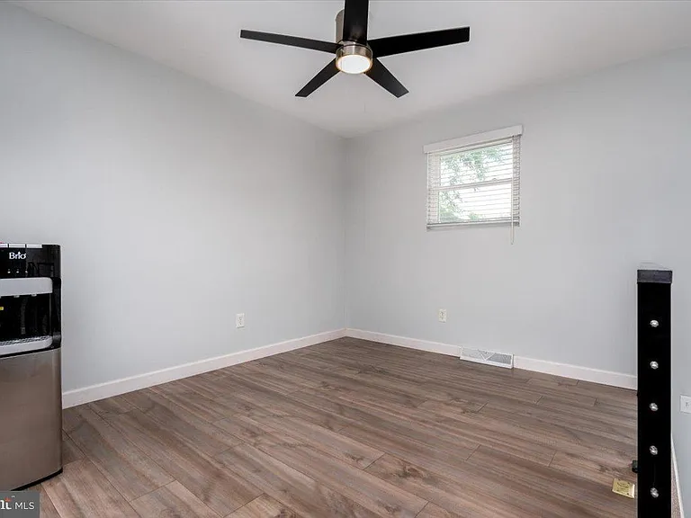 1005 Magothy Park Ln — Photo 7