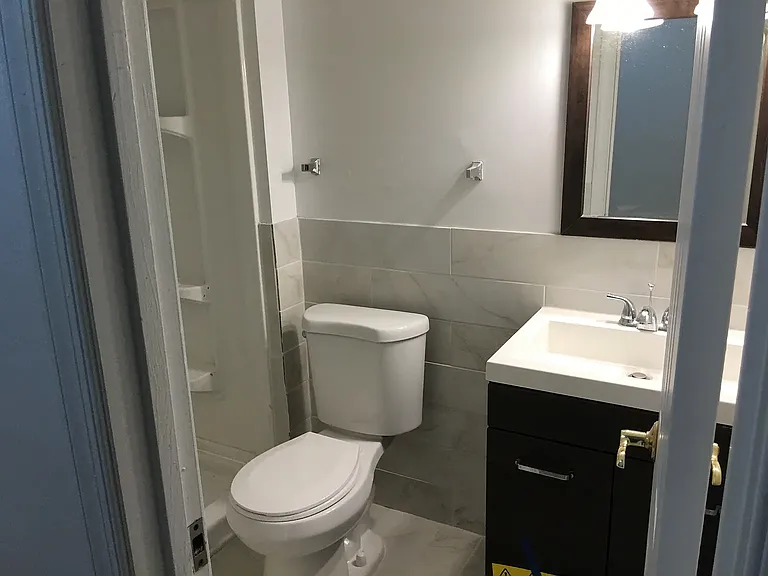 7008 Braddock Mews Pl — Photo 11