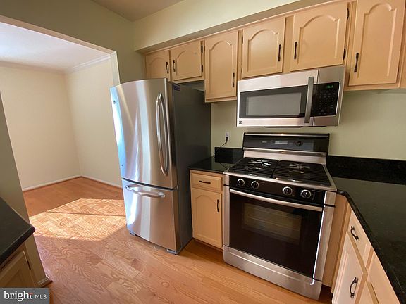 5th image of 22 Monroe St APT 201