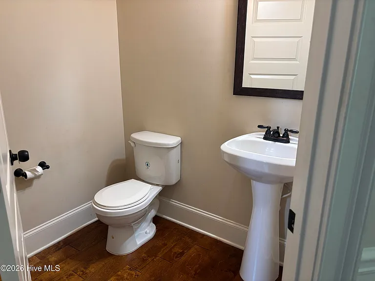 717 Porter Ln — Photo 6