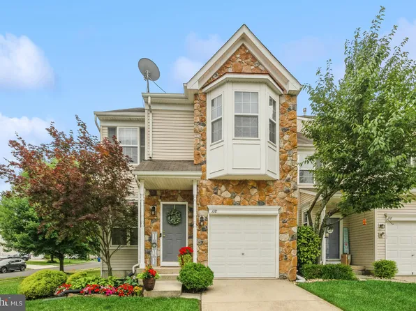 118 Hastings Ln, Hainesport, NJ 08036