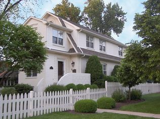 717 W 8th St, Hinsdale, IL 60521