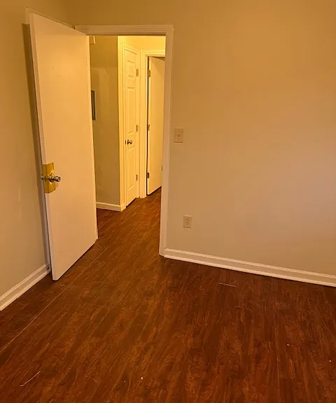 1821 Mills Ave — Photo 5