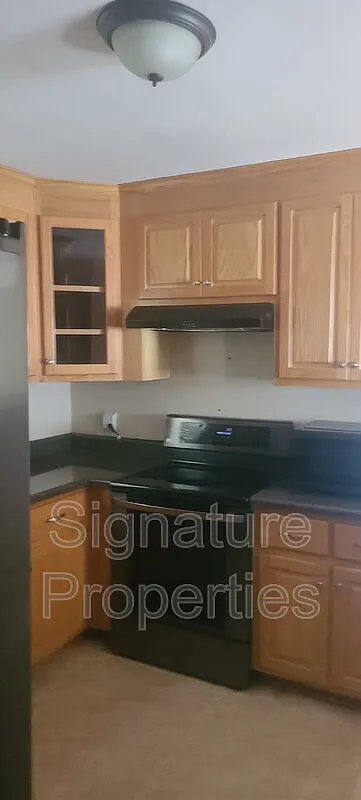 2 bed, 2.5 bath, 1715 sqft, $2,200 — Photo 4