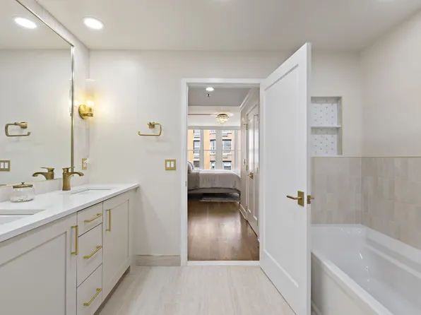 1125 Maxwell Lane image 19 of 40